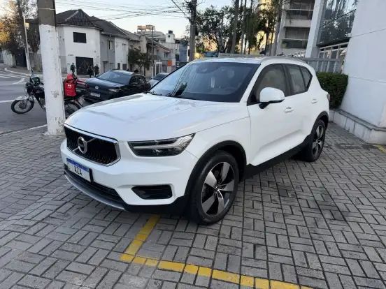 VOLVO-XC40-2.0 T5 GASOLINA MOMENTUM AWD GEARTRONIC VOLVO-XC40-2018