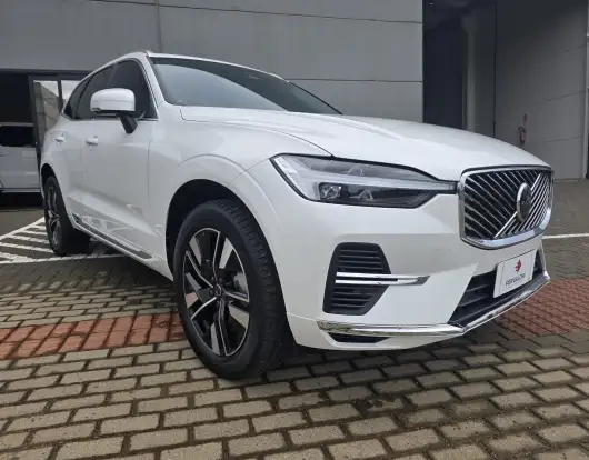 VOLVO-XC60-2025