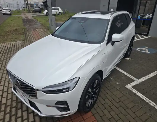 VOLVO-XC60-2025