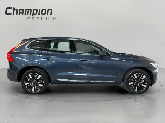 VOLVO-XC60-2025