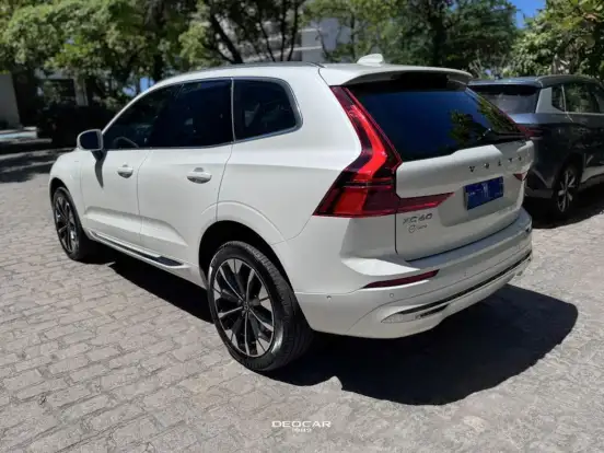 VOLVO-XC60-2025