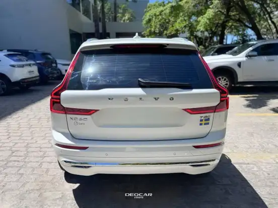 VOLVO-XC60-2025