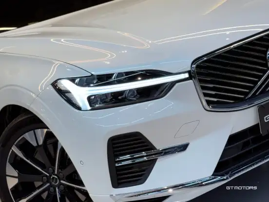 VOLVO-XC60-2025