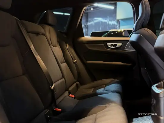 VOLVO-XC60-2025