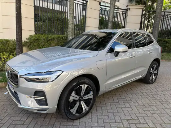 VOLVO-XC60-2023