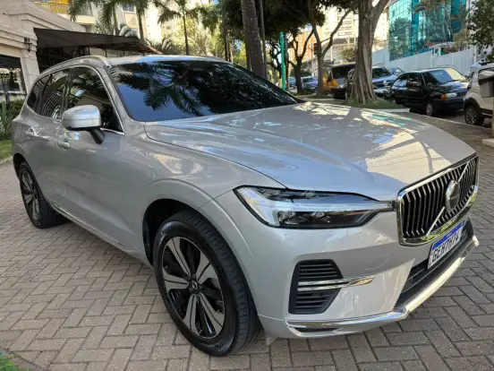 VOLVO-XC60-2023
