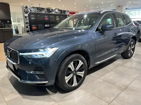 VOLVO-XC60-2023