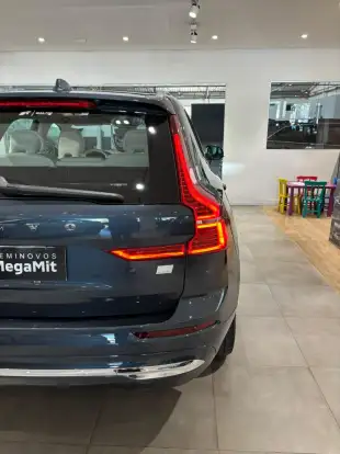VOLVO-XC60-2023