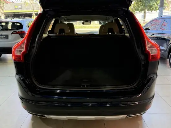 VOLVO-XC60-2016