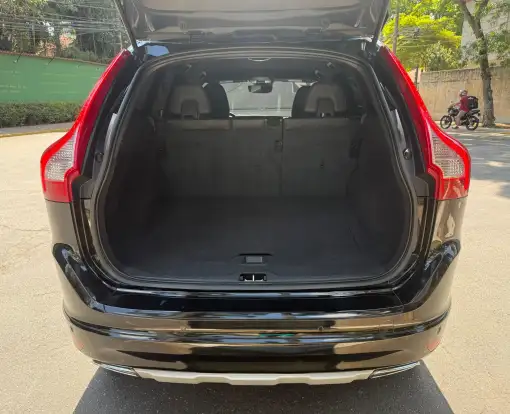 VOLVO-XC60-2016