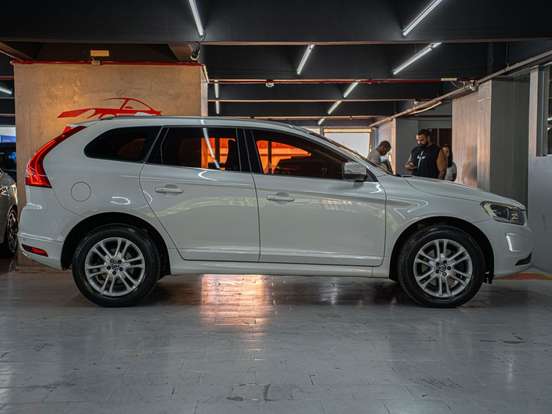 VOLVO-XC60-2.0 T5 DYNAMIC FWD TURBO GASOLINA 4P AUTOMÁTICO VOLVO-XC60-2015