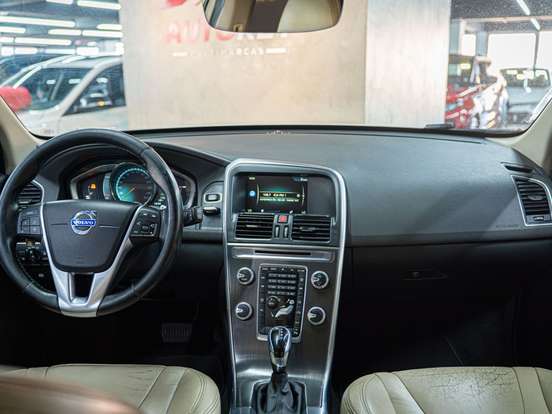 VOLVO-XC60-2.0 T5 DYNAMIC FWD TURBO GASOLINA 4P AUTOMÁTICO VOLVO-XC60-2015