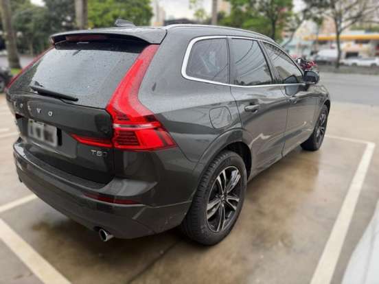VOLVO-XC60-2018