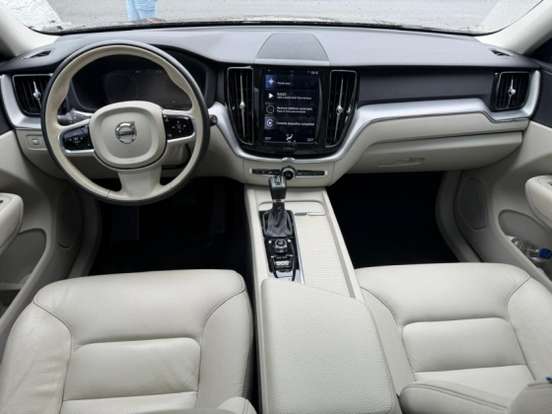 VOLVO-XC60-2.0 T5 GASOLINA MOMENTUM AWD GEARTRONIC VOLVO-XC60-2018