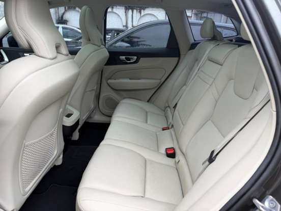 VOLVO-XC60-2.0 T5 GASOLINA MOMENTUM AWD GEARTRONIC VOLVO-XC60-2018