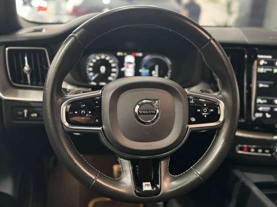 VOLVO-XC60-2.0 T8 HYBRID R-DESIGN AWD GEARTRONIC VOLVO-XC60-2019