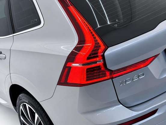 VOLVO-XC60-2022