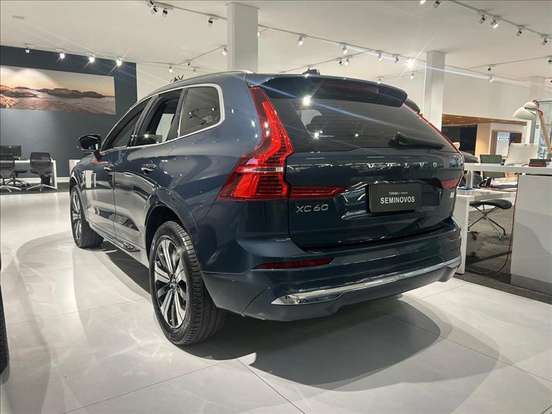 VOLVO-XC60-2022