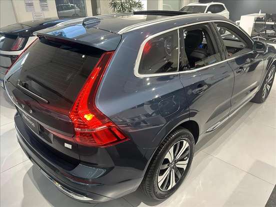 VOLVO-XC60-2022