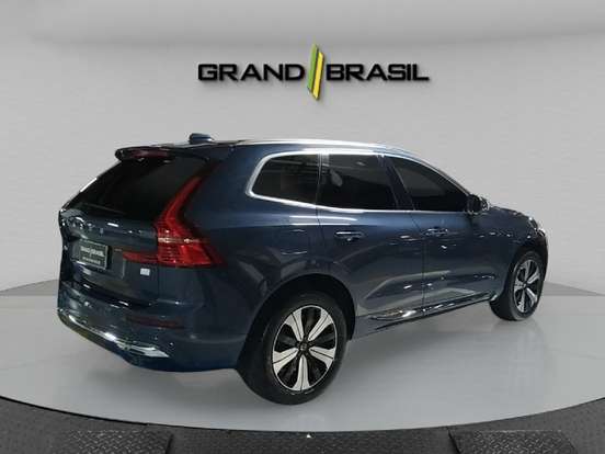 VOLVO-XC60-2023