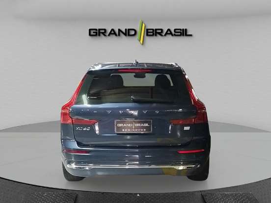 VOLVO-XC60-2023
