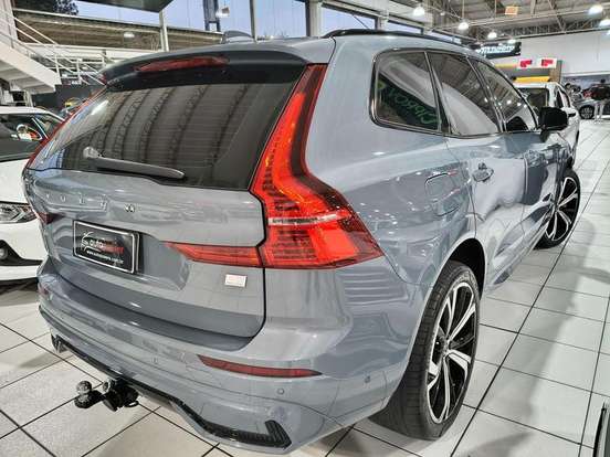 VOLVO-XC60-2023