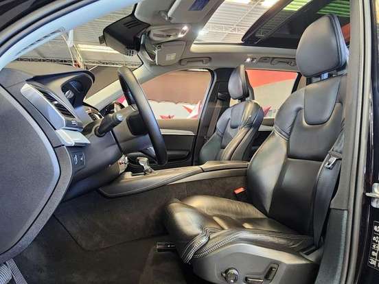 VOLVO-XC90-2.0 D5 DIESEL MOMENTUM AWD GEARTRONIC VOLVO-XC90-2019