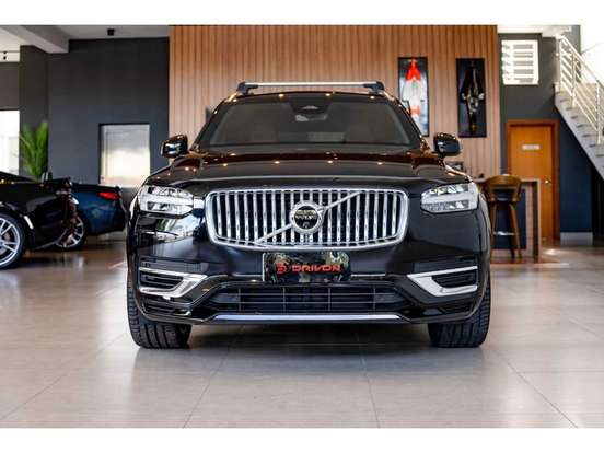 VOLVO-XC90-2022