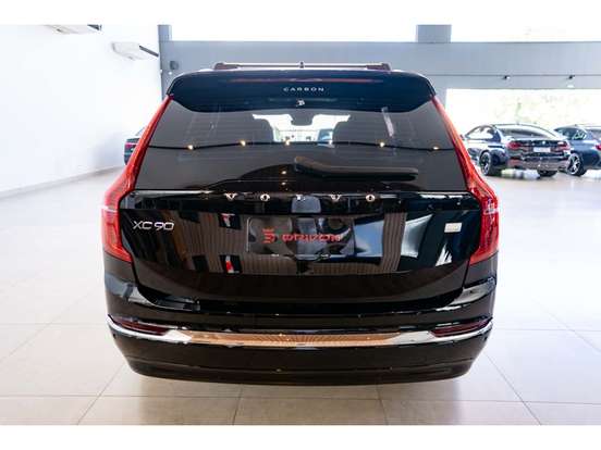 VOLVO-XC90-2022