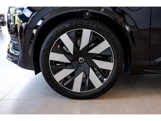 VOLVO-XC90-2022
