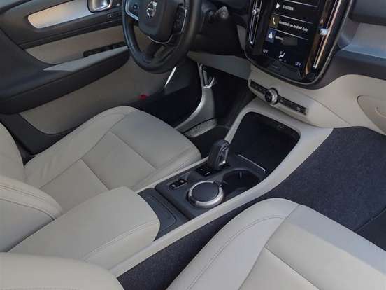 VOLVO-XC40-2.0 T4 GASOLINA MOMENTUM GEARTRONIC VOLVO-XC40-2020