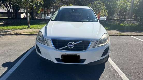 VOLVO-XC60-2012
