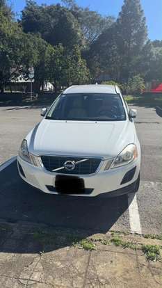 VOLVO-XC60-2012