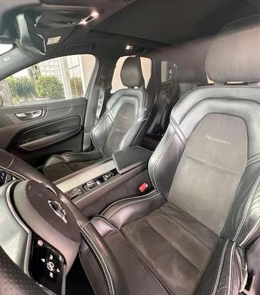 VOLVO-XC60-2.0 T5 GASOLINA R-DESIGN AWD GEARTRONIC VOLVO-XC60-2018