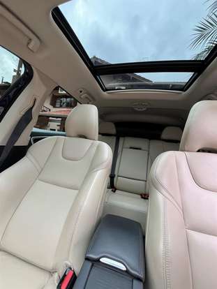 VOLVO-XC60-2017