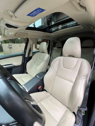 VOLVO-XC60-2017