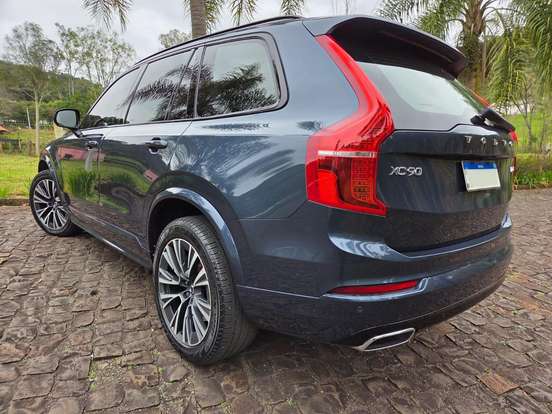VOLVO-XC90-2019