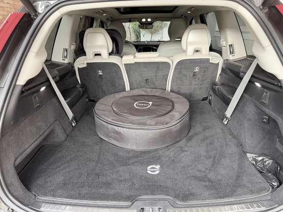 VOLVO-XC90-2024