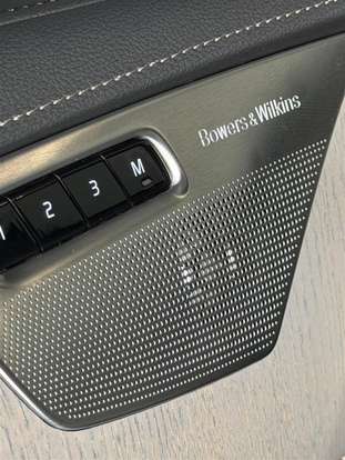 VOLVO-XC90-2024