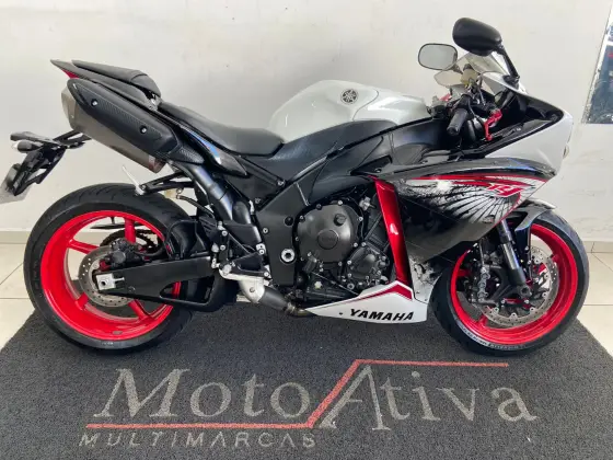 YAMAHA YZF R1 