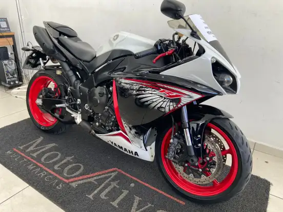 YAMAHA-YZF R1-2013