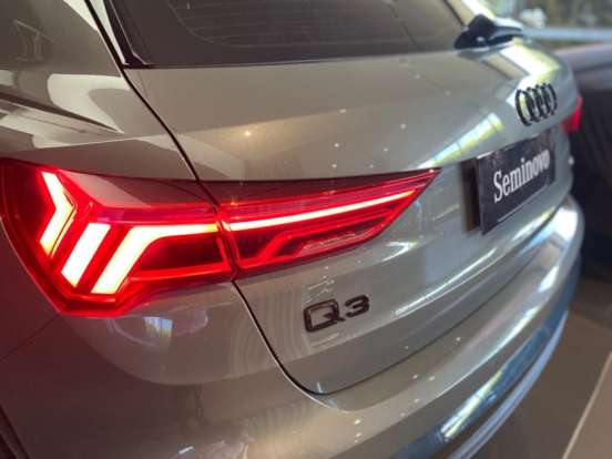 AUDI-Q3-2023