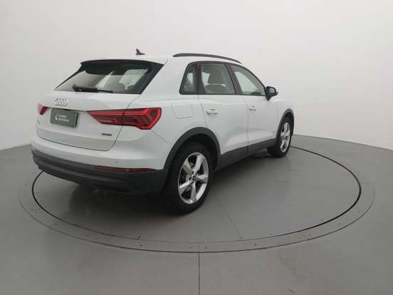AUDI-Q3-2024