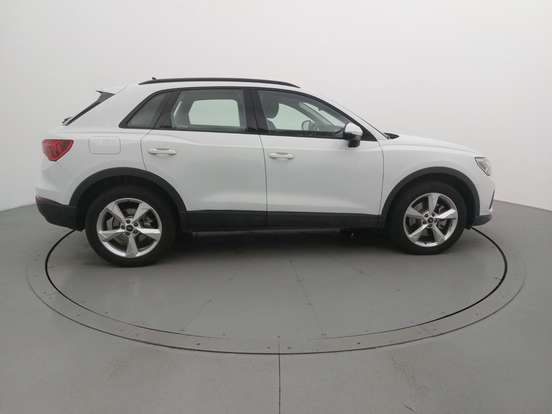 AUDI-Q3-2024
