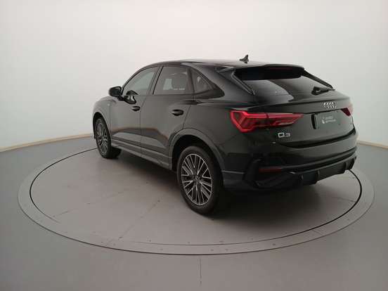 AUDI-Q3-2023