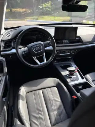 AUDI-Q5-2022