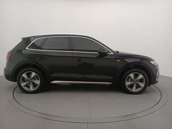 AUDI-Q5-2023