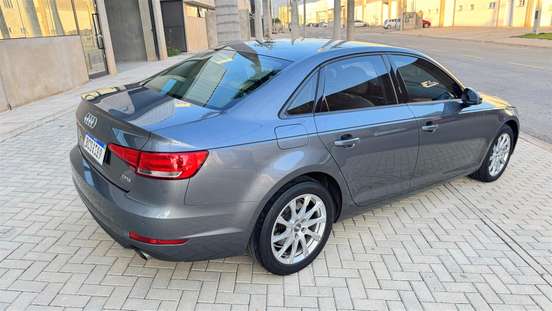 AUDI-A4-2018