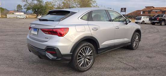 AUDI-Q3-2023