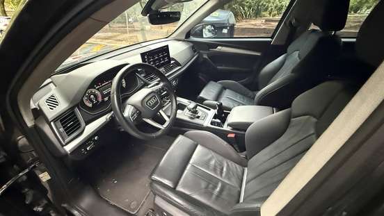 AUDI-Q5-2021